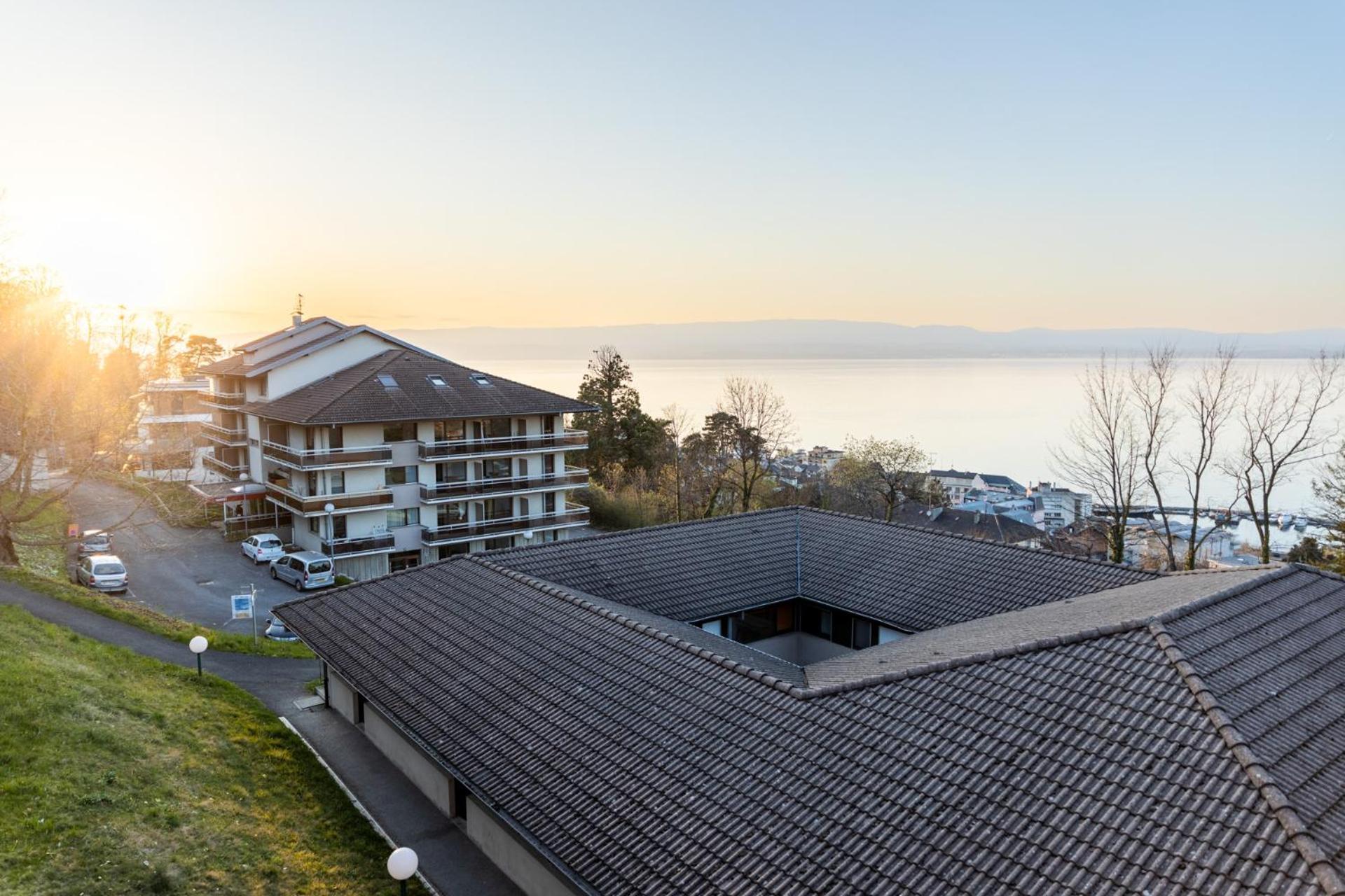 Cote Lac Hostel Evian Екстериор снимка