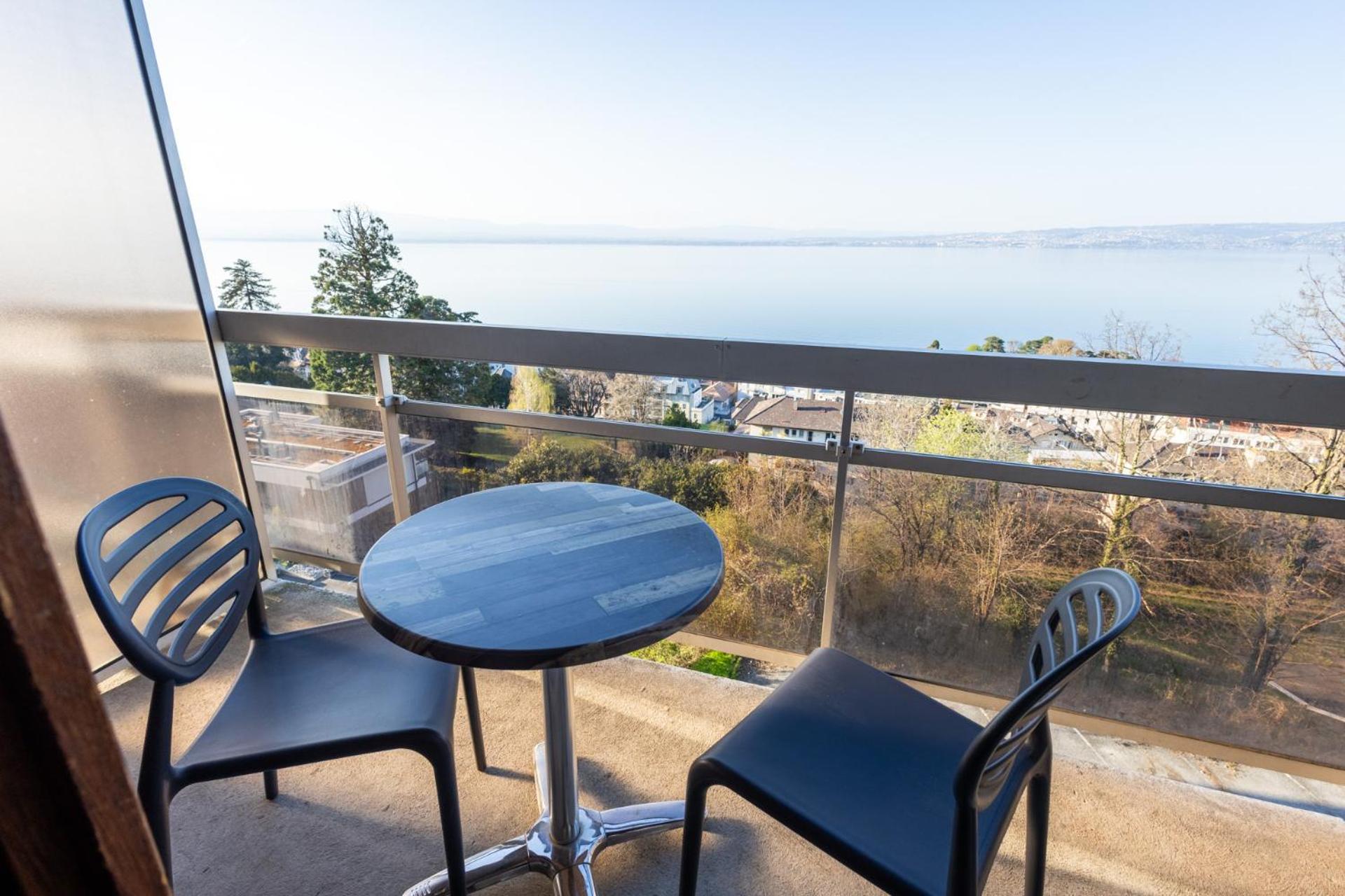 Cote Lac Hostel Evian Екстериор снимка