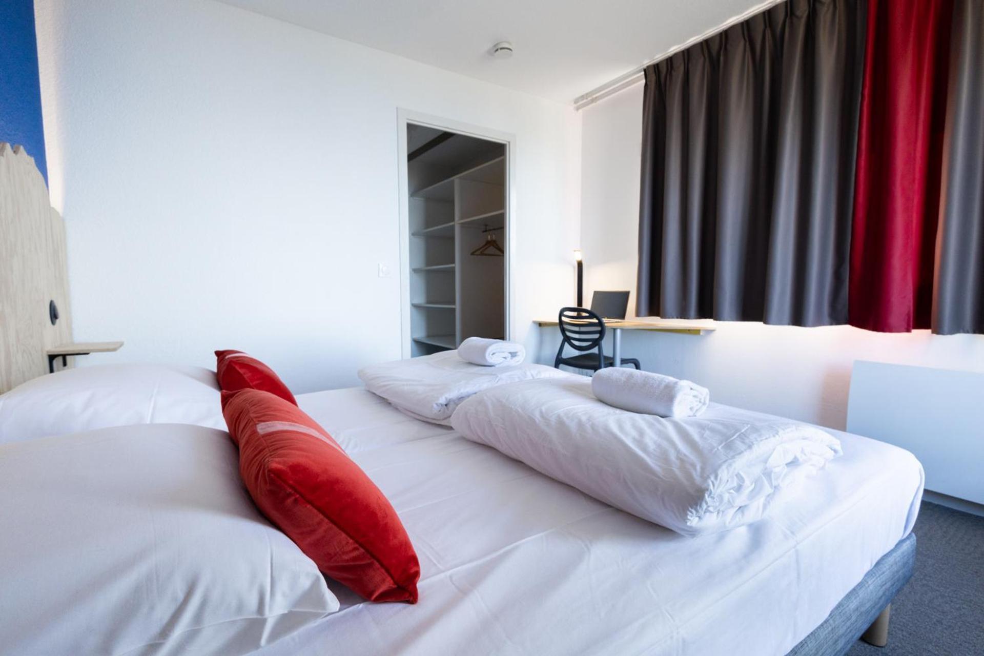 Cote Lac Hostel Evian Екстериор снимка